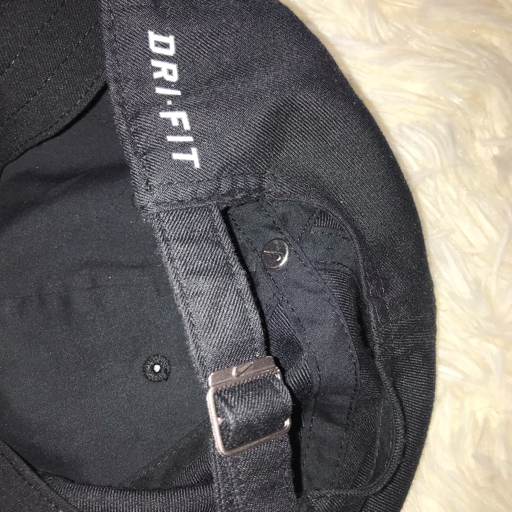 New black nike hat